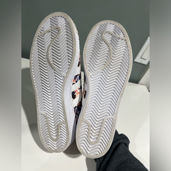 Floral Adidas Superstars - Picture 3 of 5